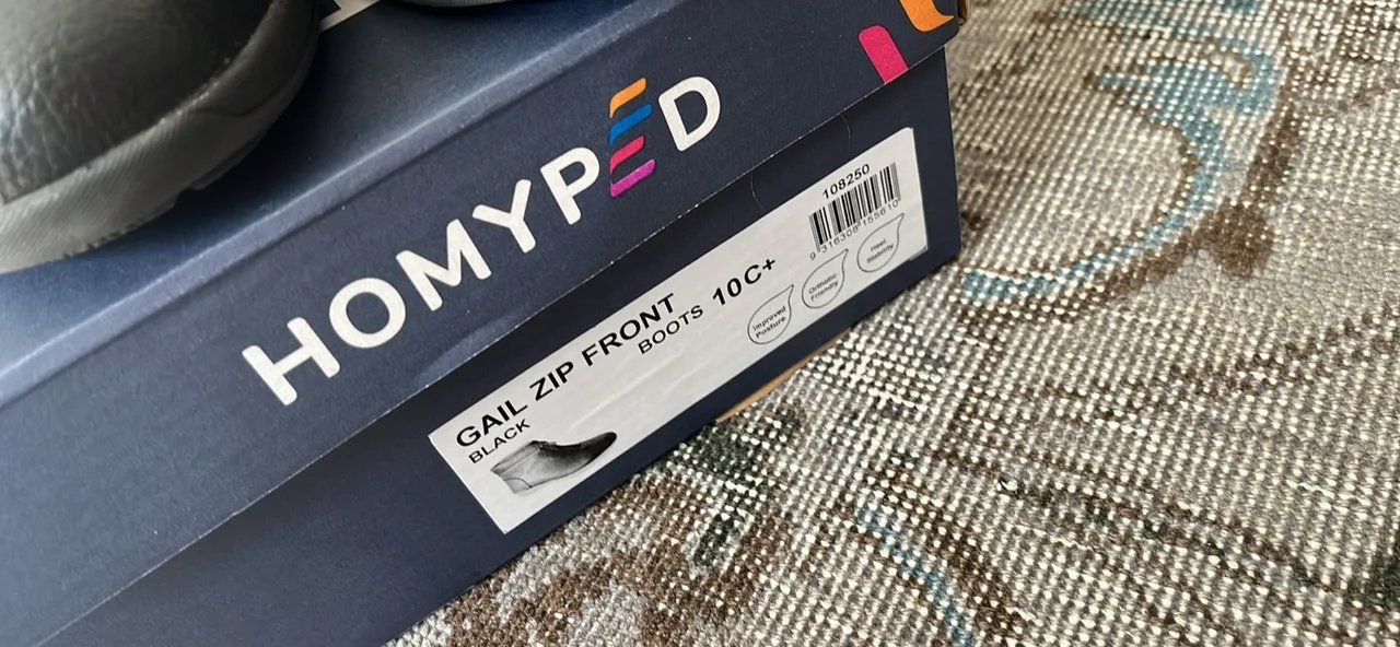 Homyped Gail Boots Size 10 — photo 5