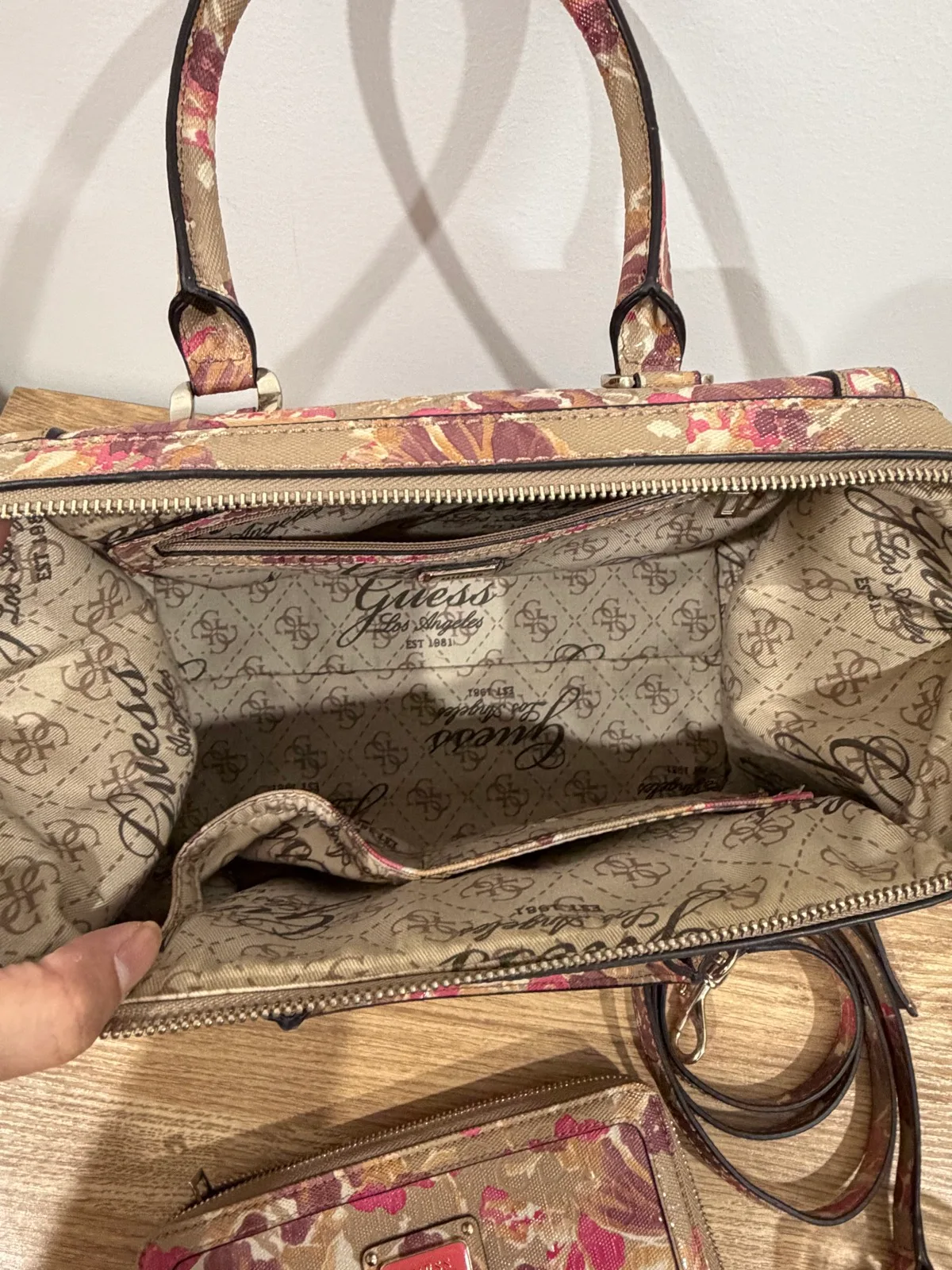 Guess Handbag and Wallet Set — photo 7