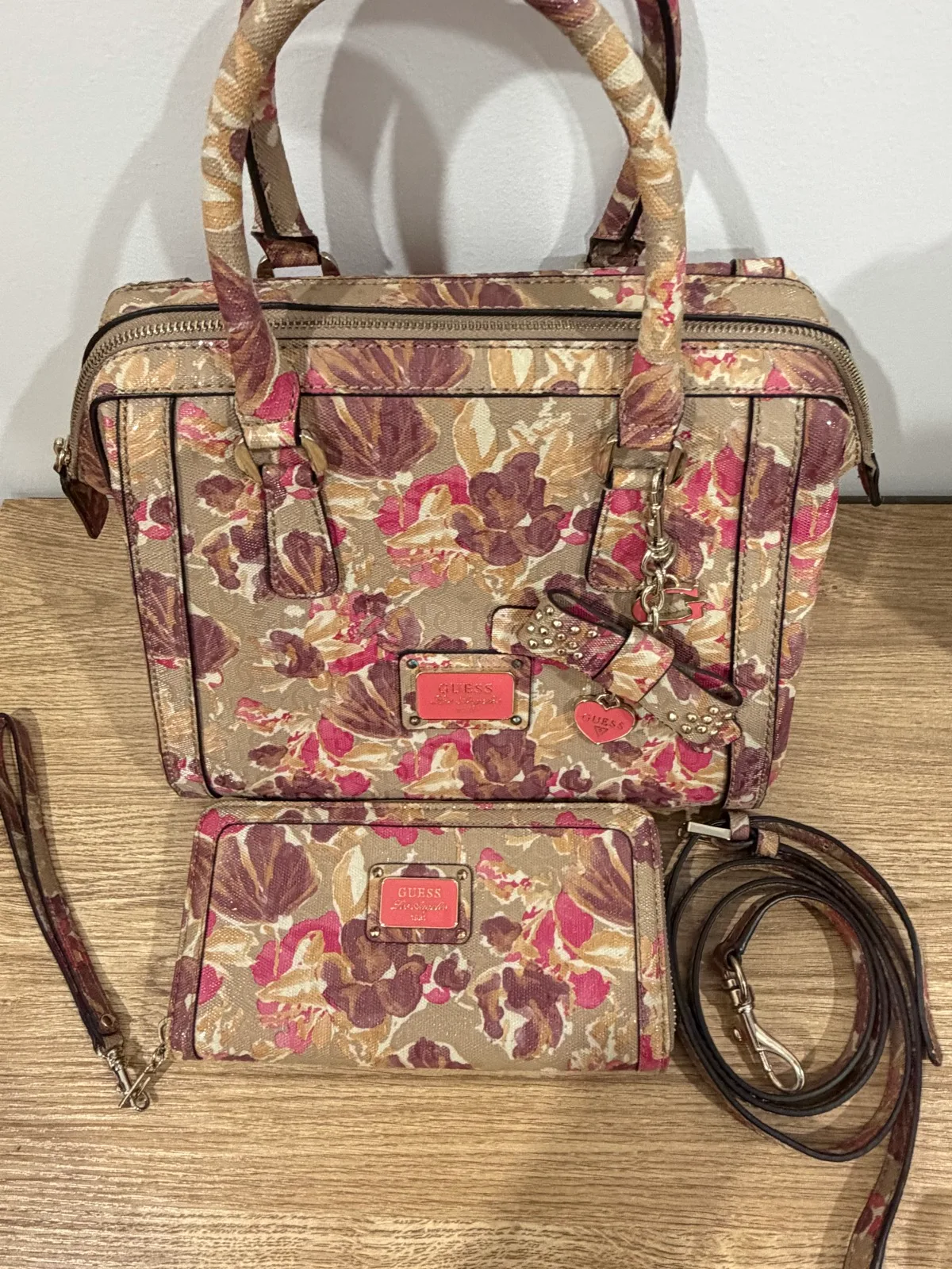 Guess Handbag and Wallet Set — photo 2