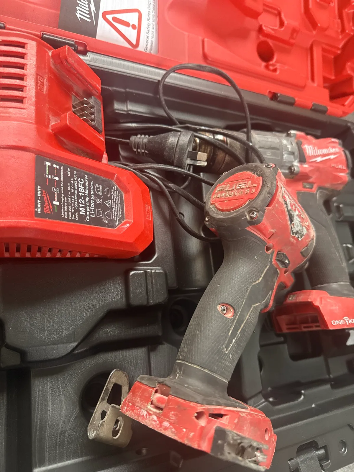 Milwaukee 18V 2pc Drill Set — photo 7