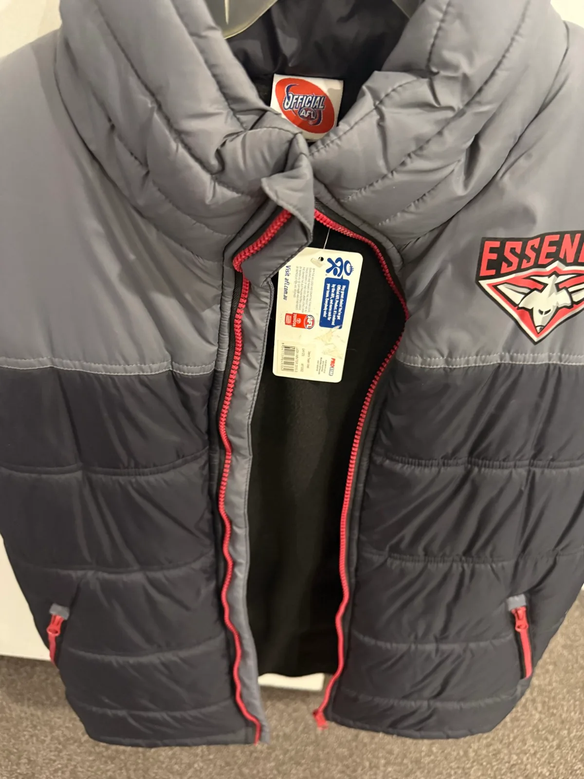 Essendon Bombers AFL Men's Two-Tone Puffer Vest - SMALL - BNWT — photo 6