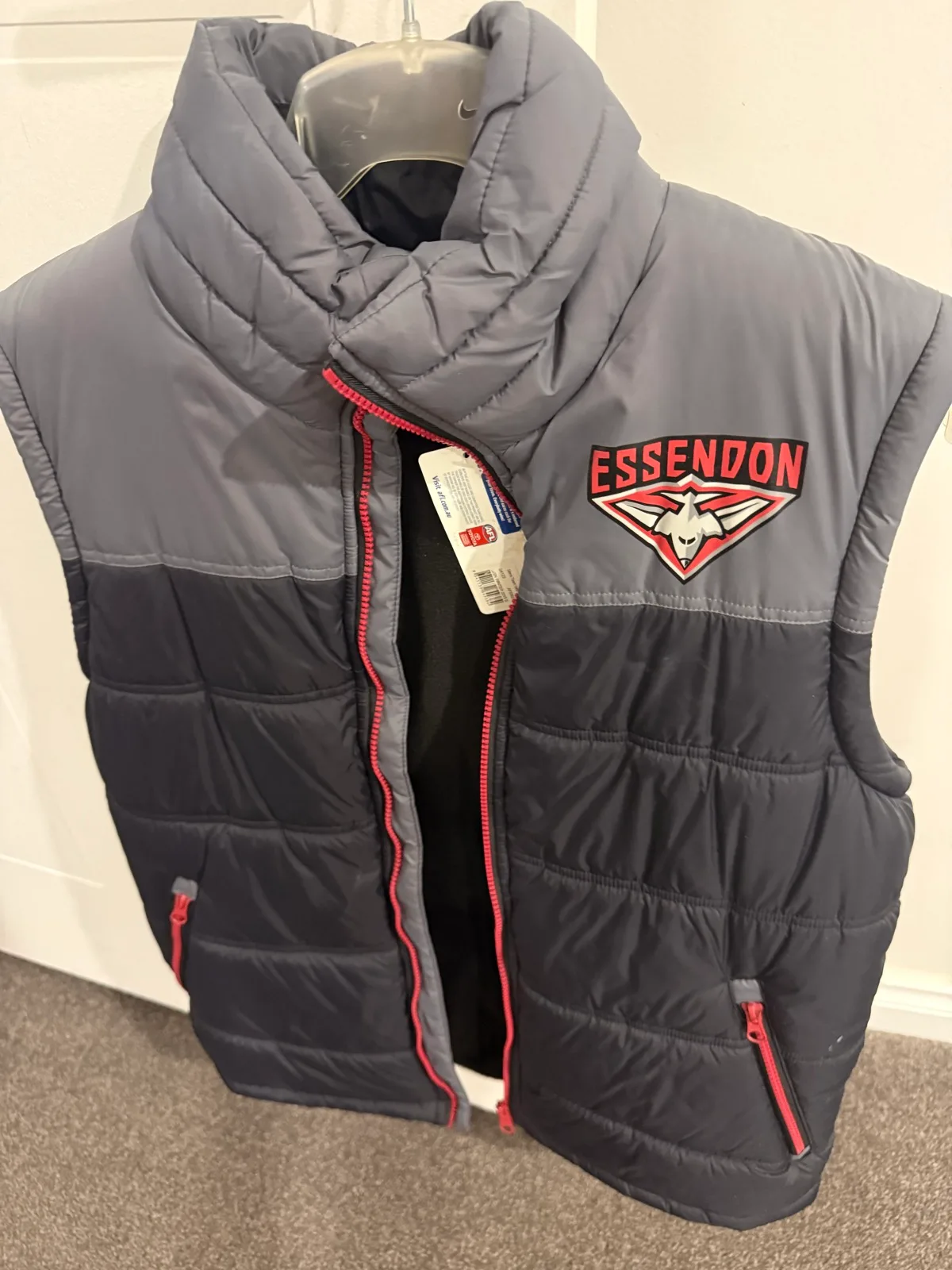 Essendon Bombers AFL Men's Two-Tone Puffer Vest - SMALL - BNWT — photo 2