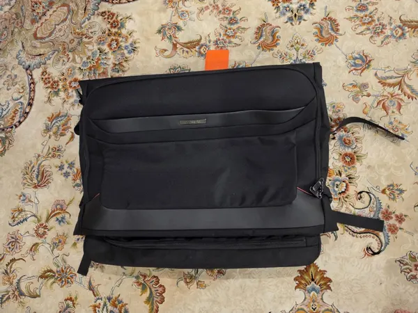 Samsonite Tri- Fold Garment Bag