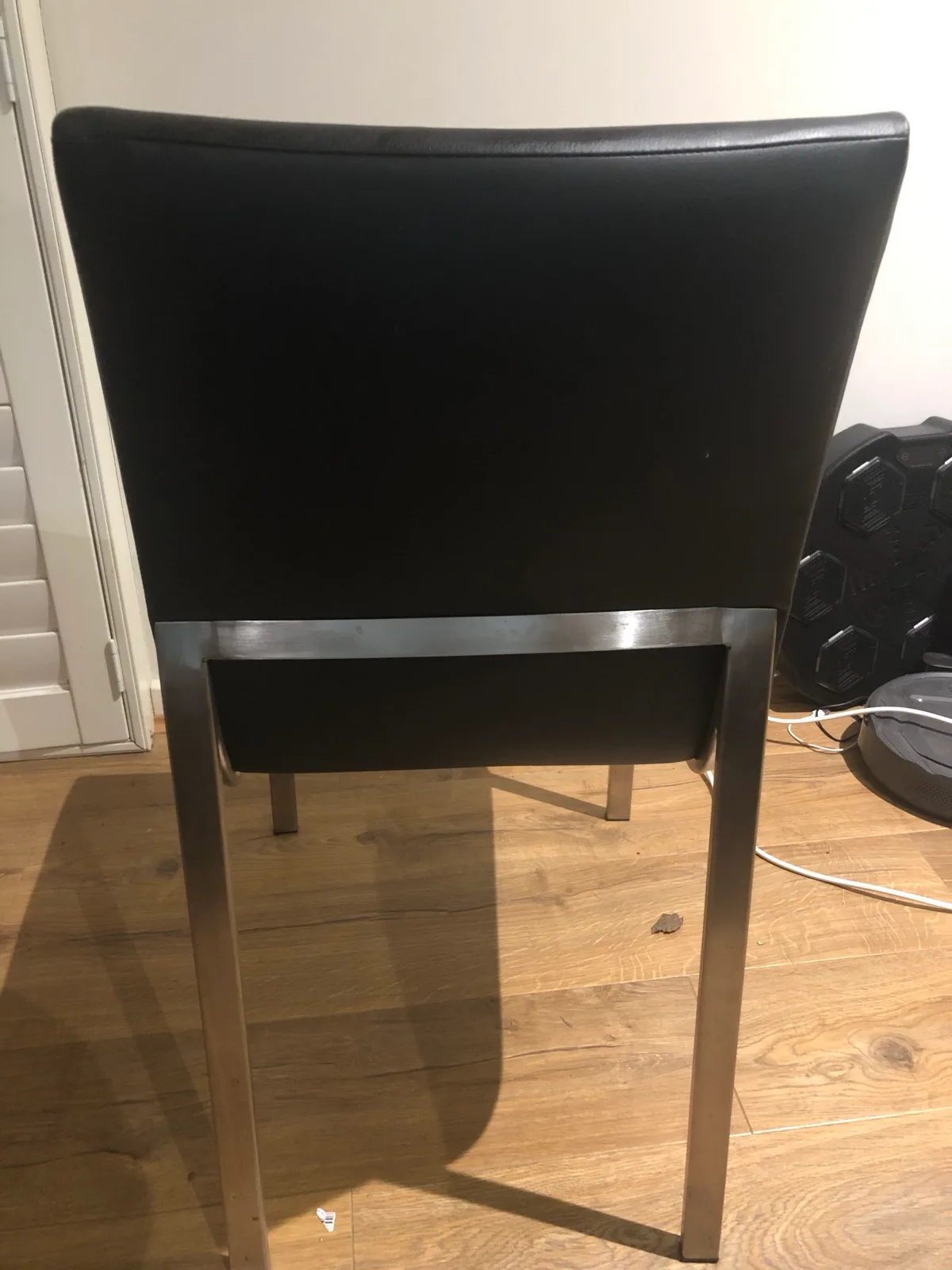 Modern black glass dining table - 6 dining chairs included – photo 5