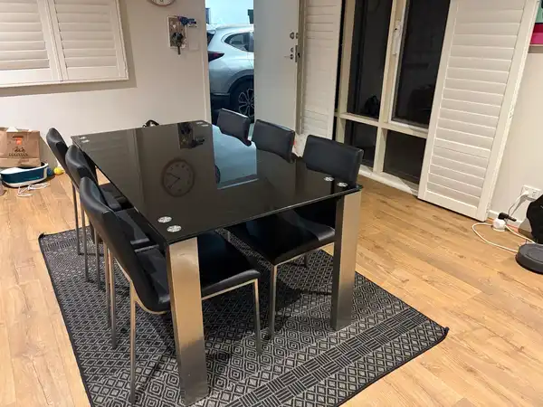 Modern black glass dining table - 6 dining chairs included
