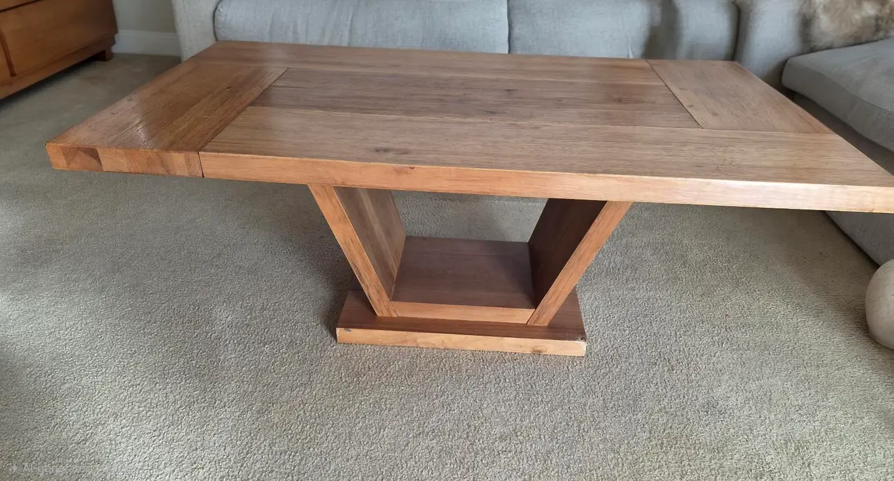 Solid wood coffee table – photo 3