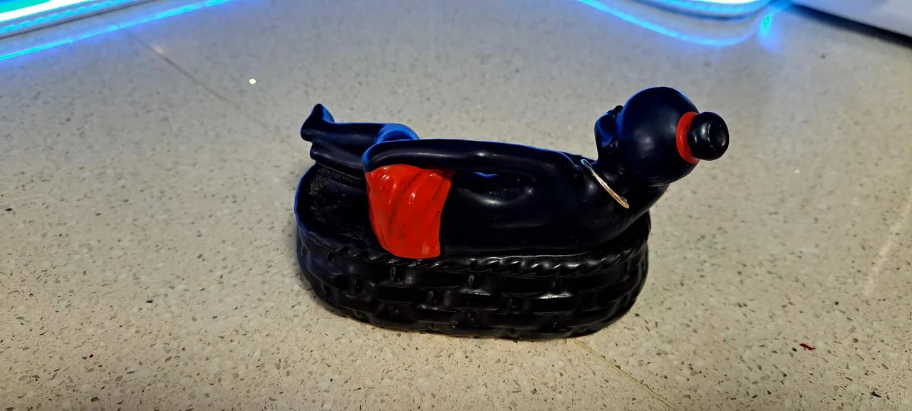 Lady Ashtray — photo 3