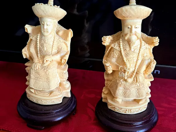 Statues . Chinese Emperors