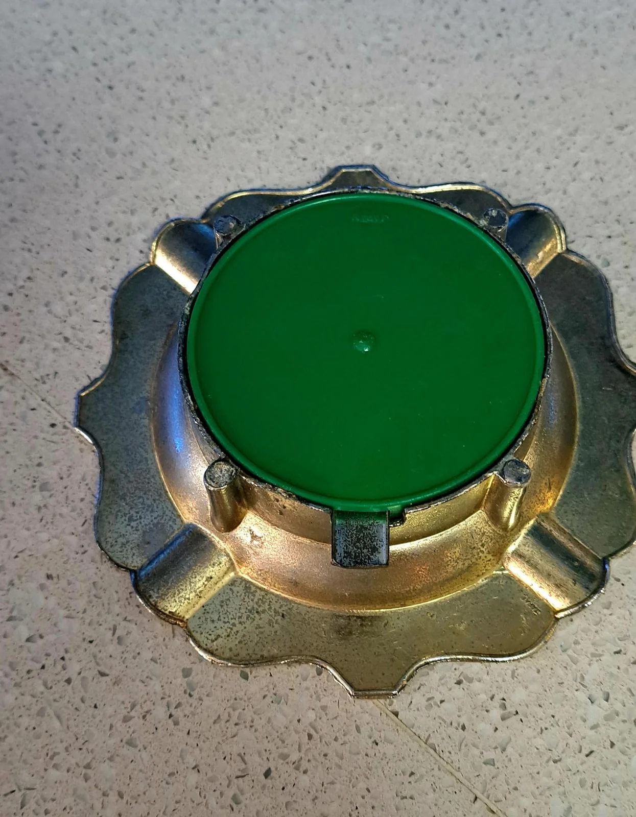 Mechanical Ashtray — photo 2