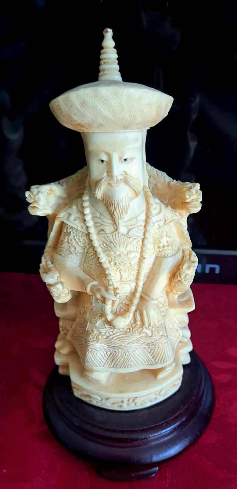 Statues . Chinese Emperors — photo 2