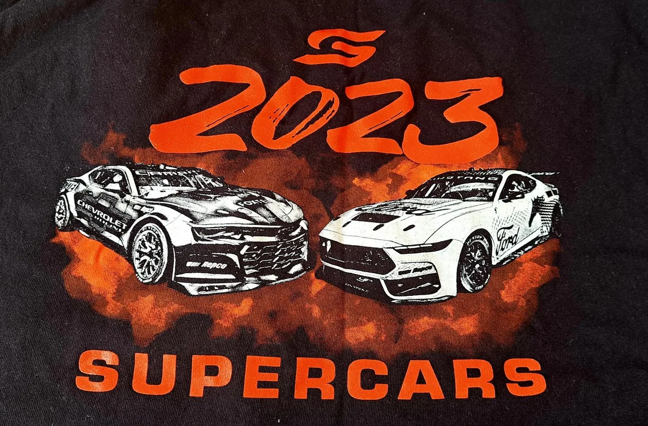 V8 Merchandise set. — photo 7