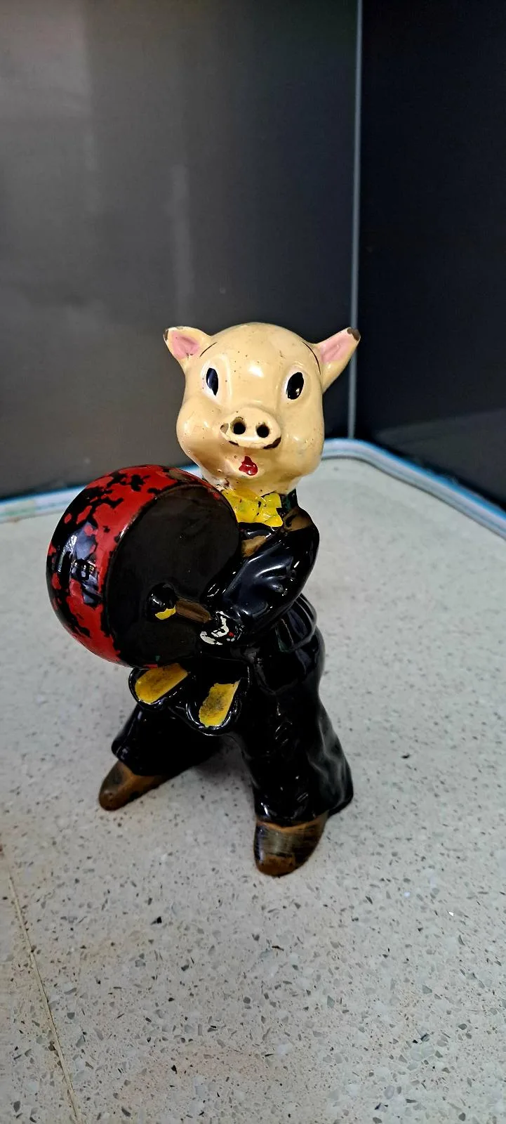 2 little pig ashtrays — photo 2