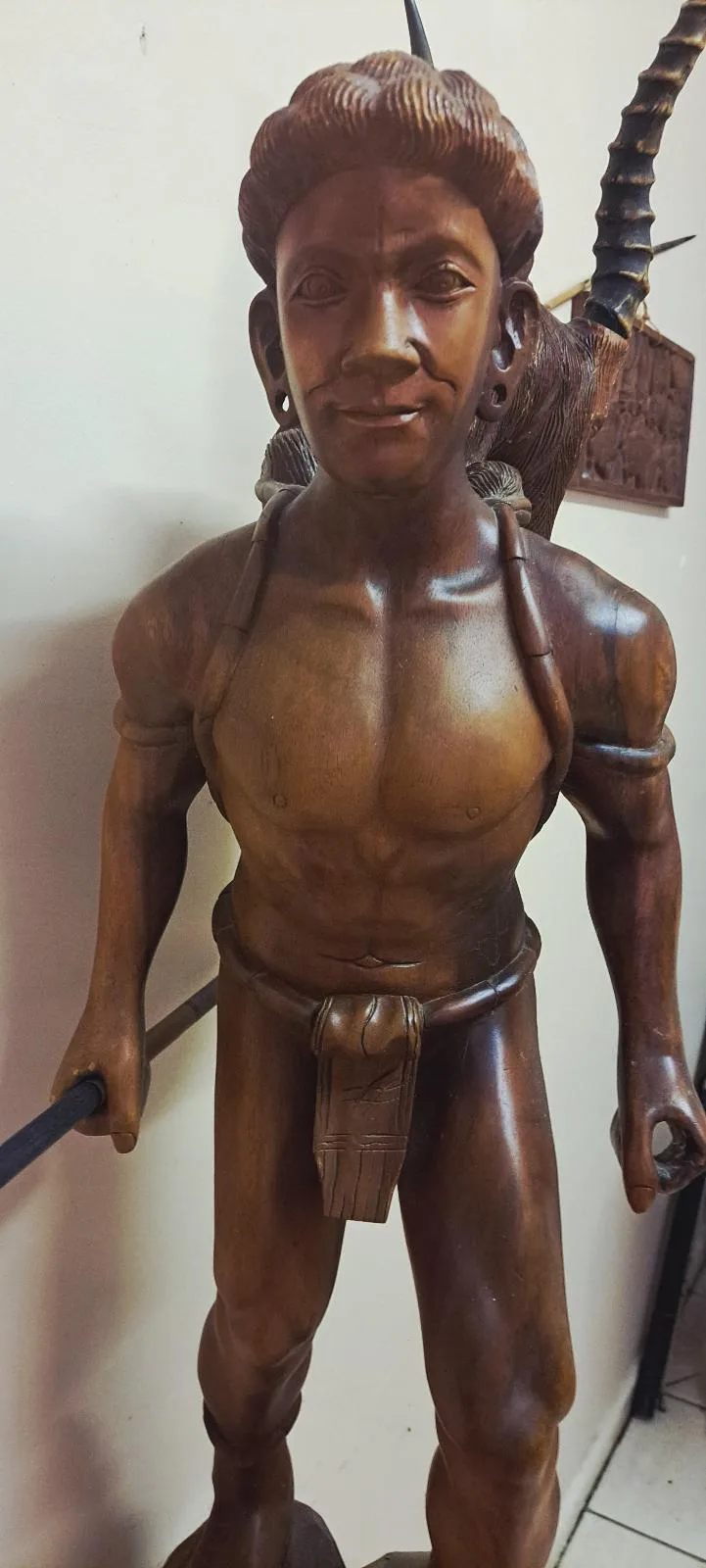 Statue. Phillipines hunter — photo 6