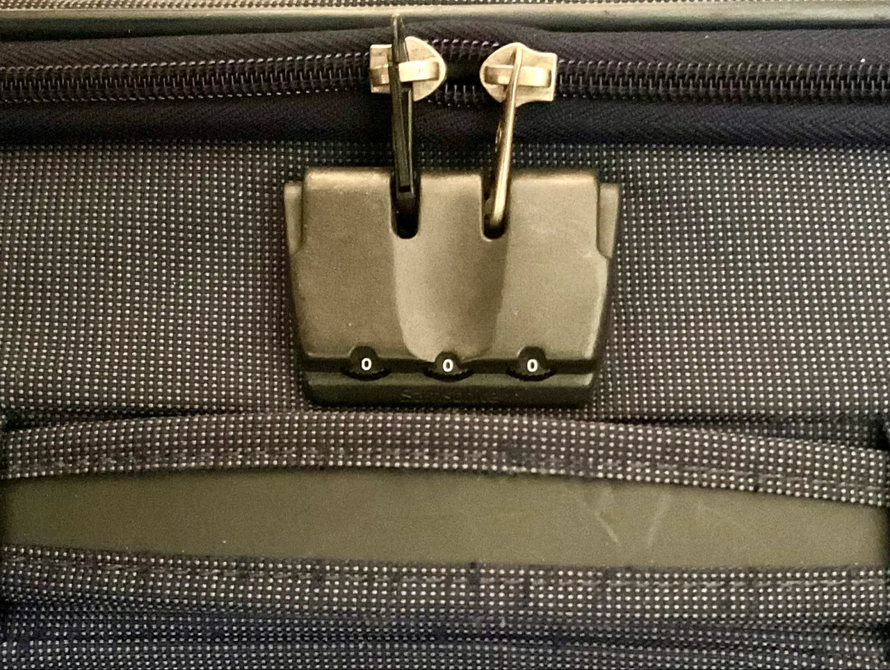 SAMSONITE 55cm CARRY ON SUITCASE/TSA LOCK/STATIONERY AREA/GOOD DESIGN – photo 3