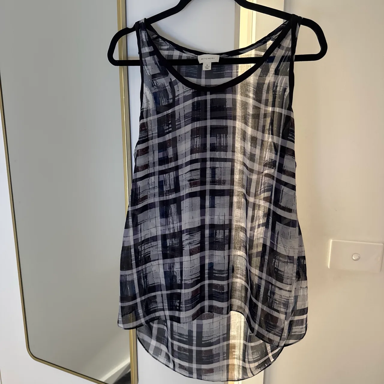 Witchery tank top in size 14 — photo 2