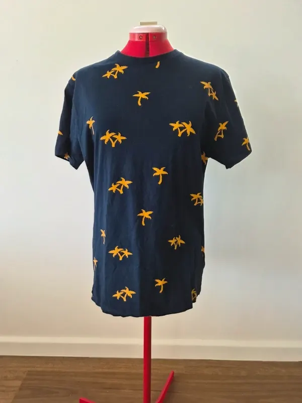 Denim & Flower Ricky Singh Embroidered Palm Tree Summer T-Shirt – Men’s M