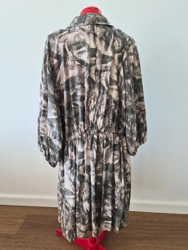 Plus size Serafina Australia Lantern Sleeve Summer Mini Dress – Khaki Palm – Siz – photo 2