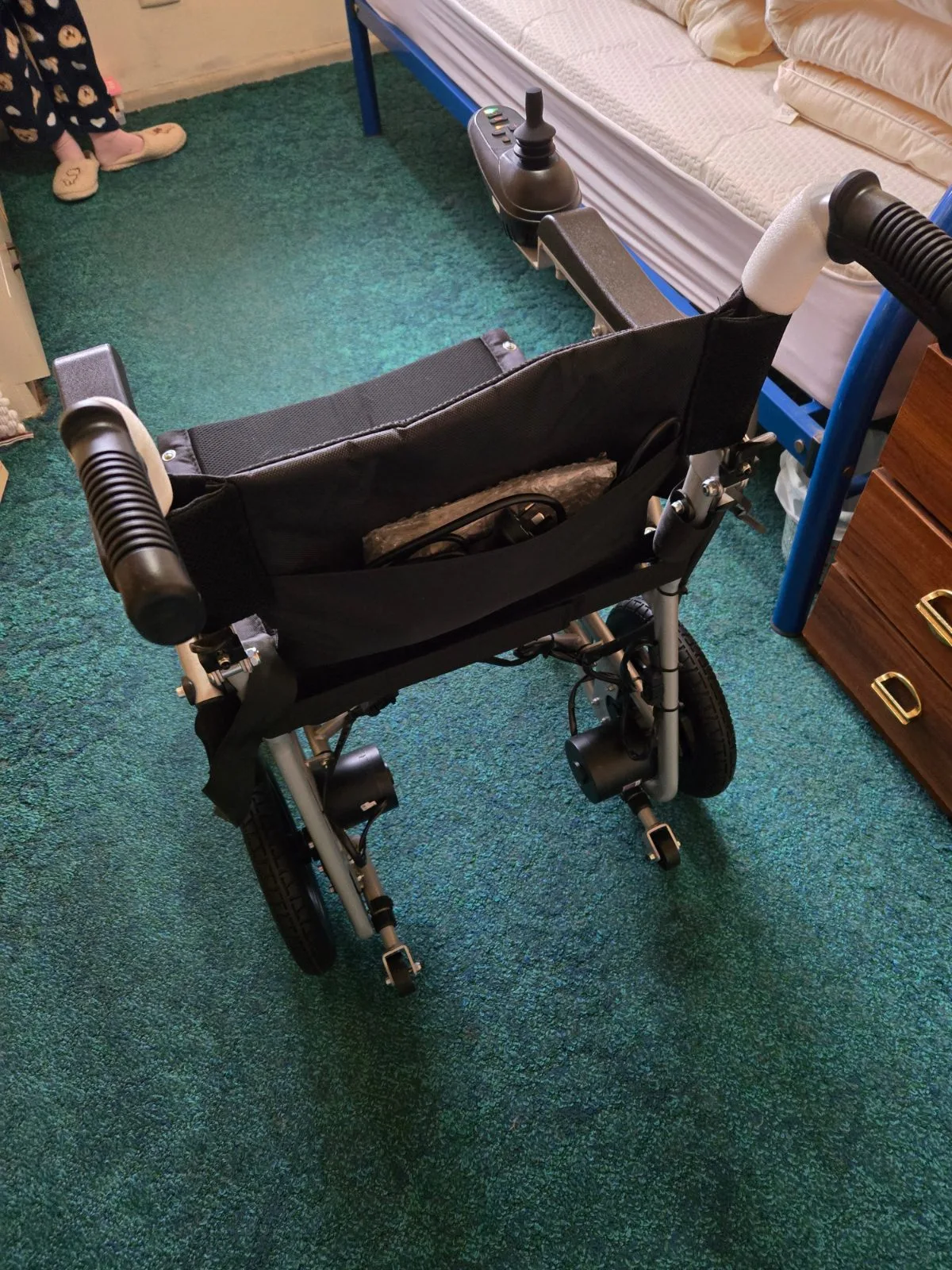 powered wheelchair – photo 6