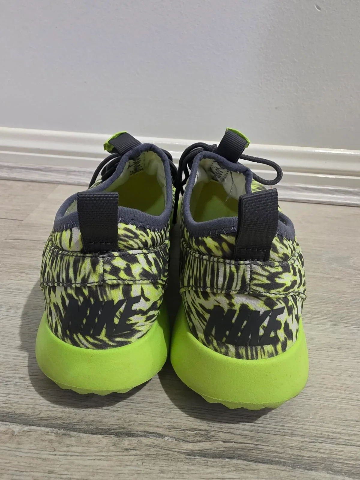Nike Juvenate Women's Shoes - Size US 7.5 — photo 3