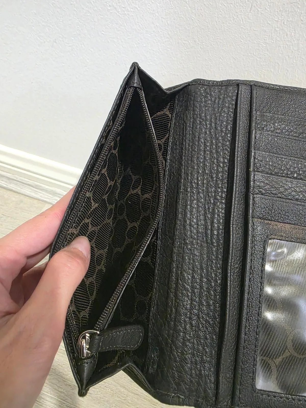 Vintage Oroton Monogram Bifold Wallet — photo 8