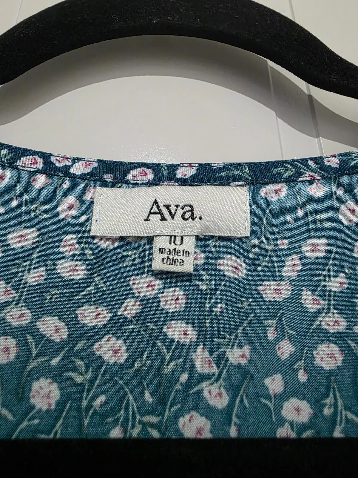 Ava Ditsy Floral V-Neck Midi Dress - Size 10 – photo 9