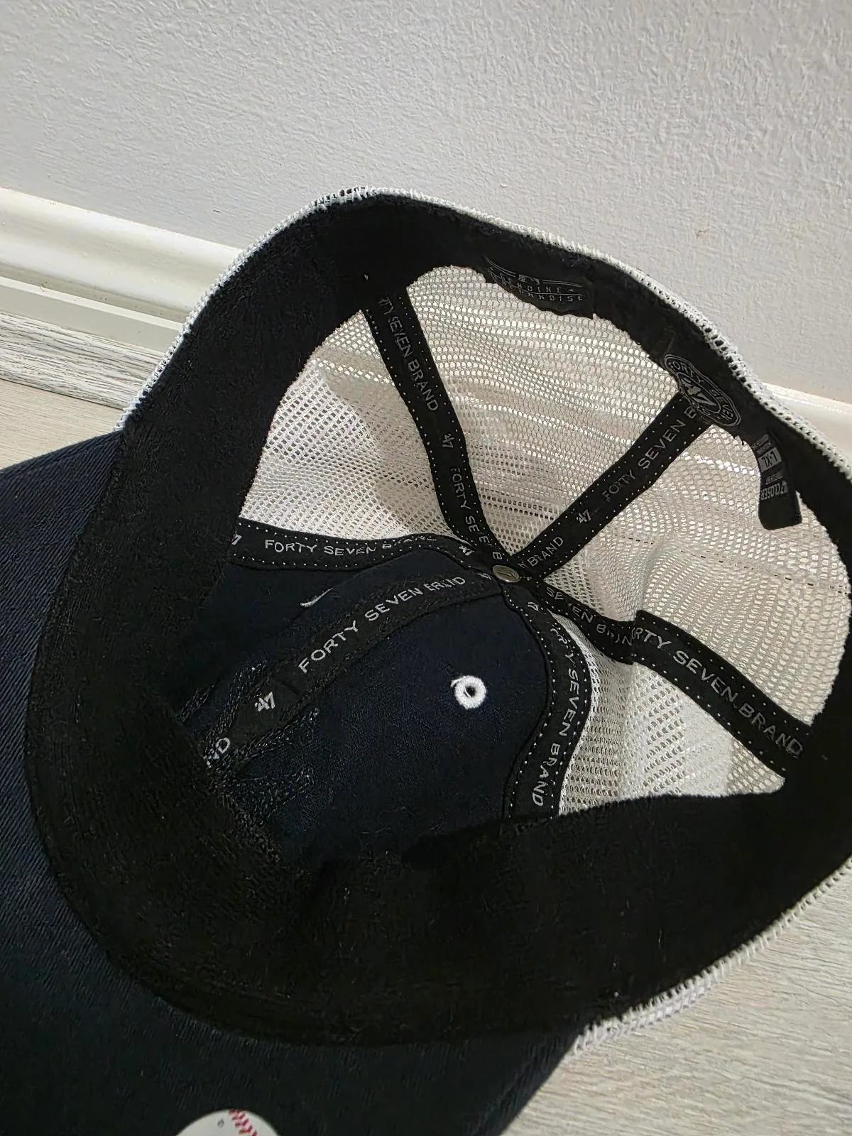 Yankees 47 Brand Closer Trucker Hat - Size L-XL — photo 7