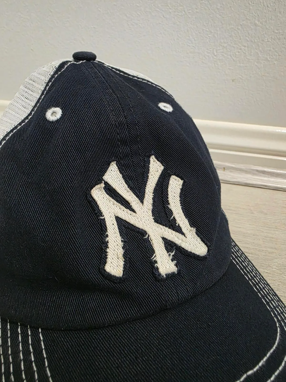 Yankees 47 Brand Closer Trucker Hat - Size L-XL — photo 2