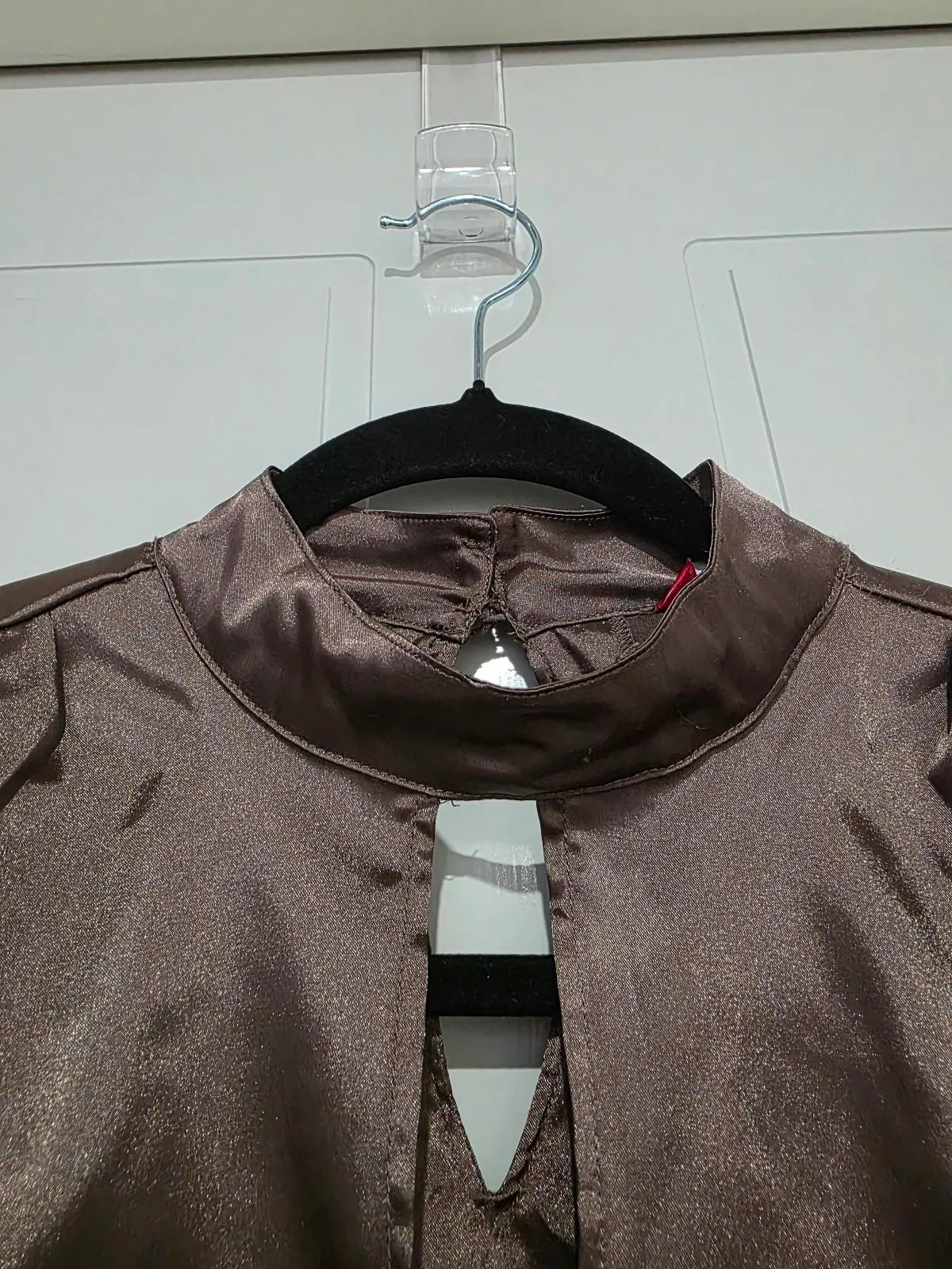 Guess Cabrera Satin Mock Neck Top - Size S (NWT) — photo 5
