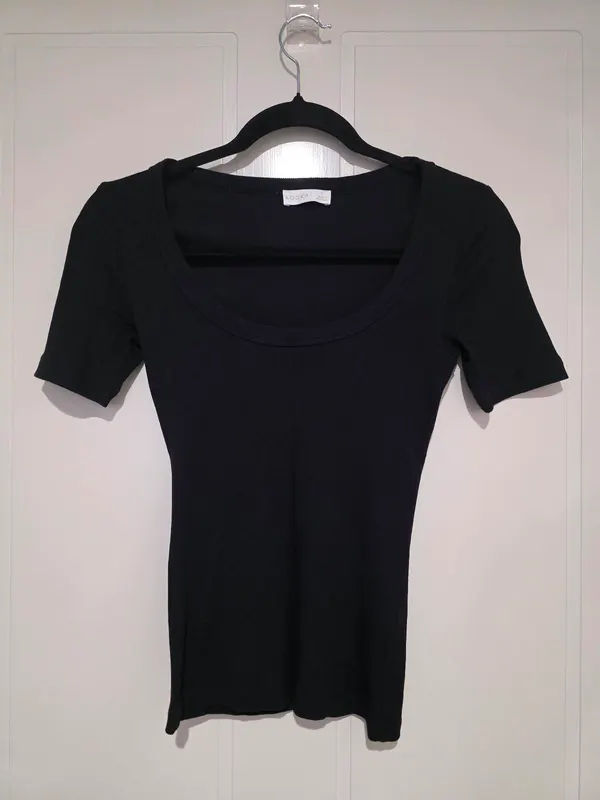 KOOKAÏ Black Scoop Neck Ribbed Tee Top - Size 0