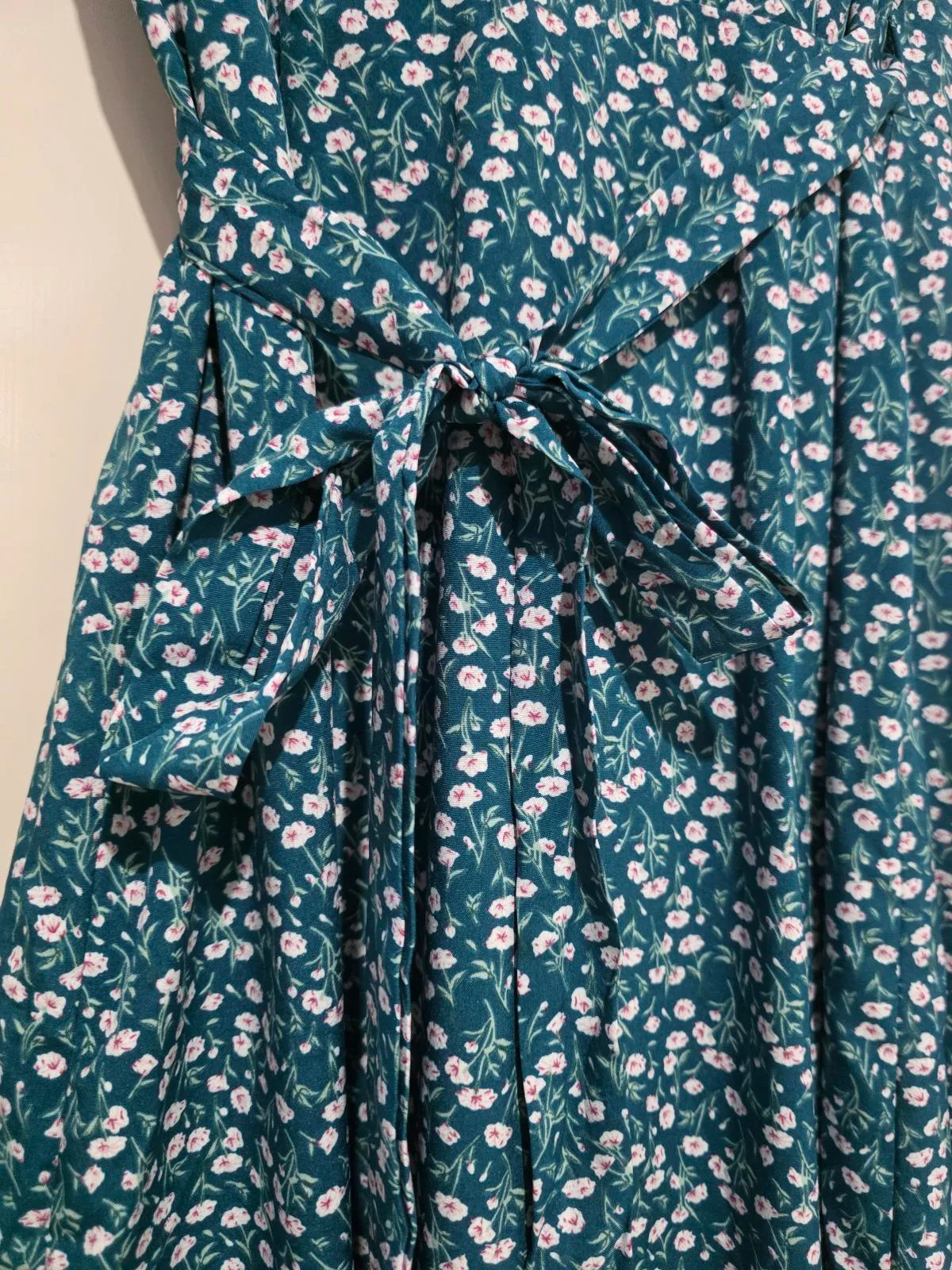 Ava Ditsy Floral V-Neck Midi Dress - Size 10 – photo 8
