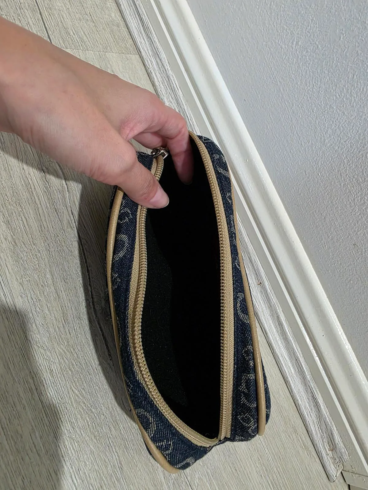 Vintage Guess Jeans Denim Monogram Cosmetic Pouch 20cm — photo 10