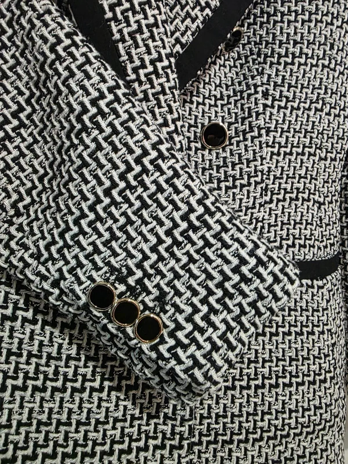 Zara Tweed Blazer - Size L - small fit – photo 6