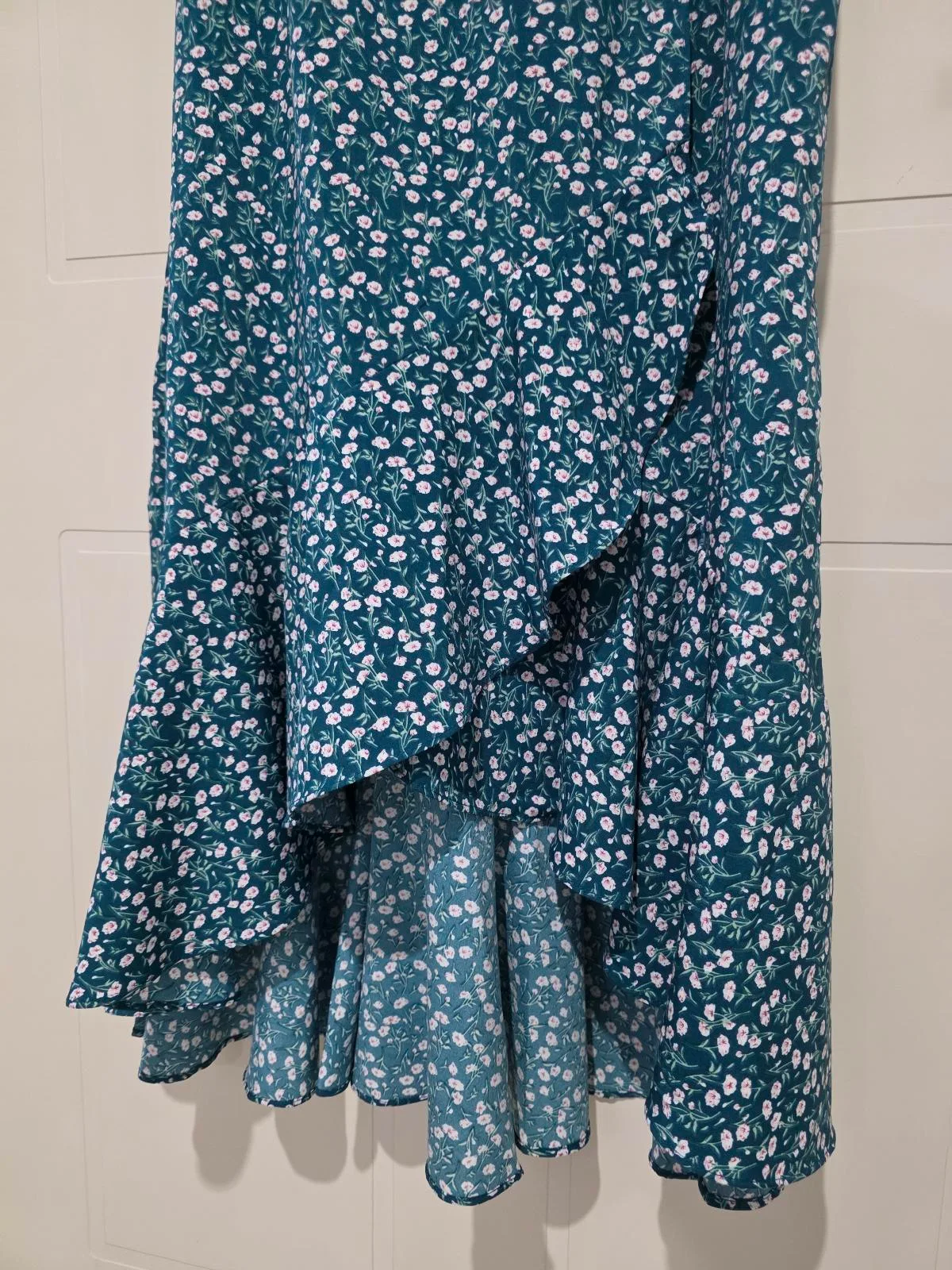 Ava Ditsy Floral V-Neck Midi Dress - Size 10 – photo 5