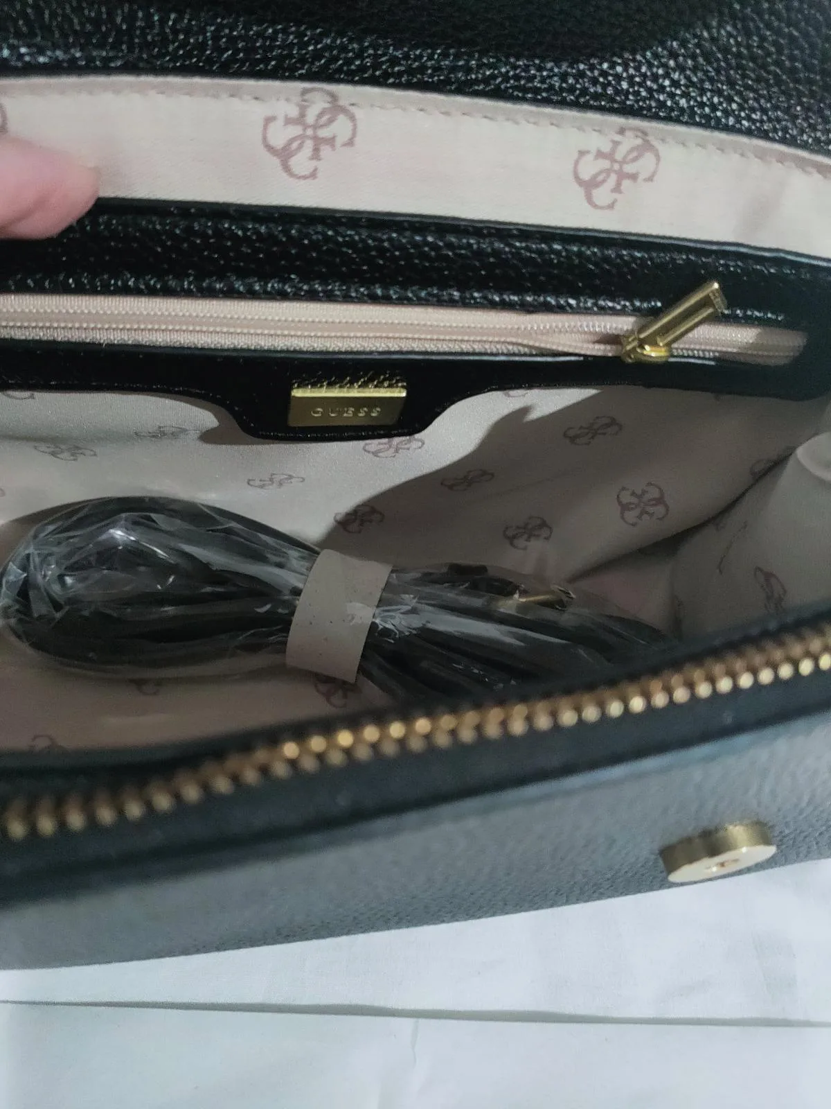 Brand new guess bag — photo 3