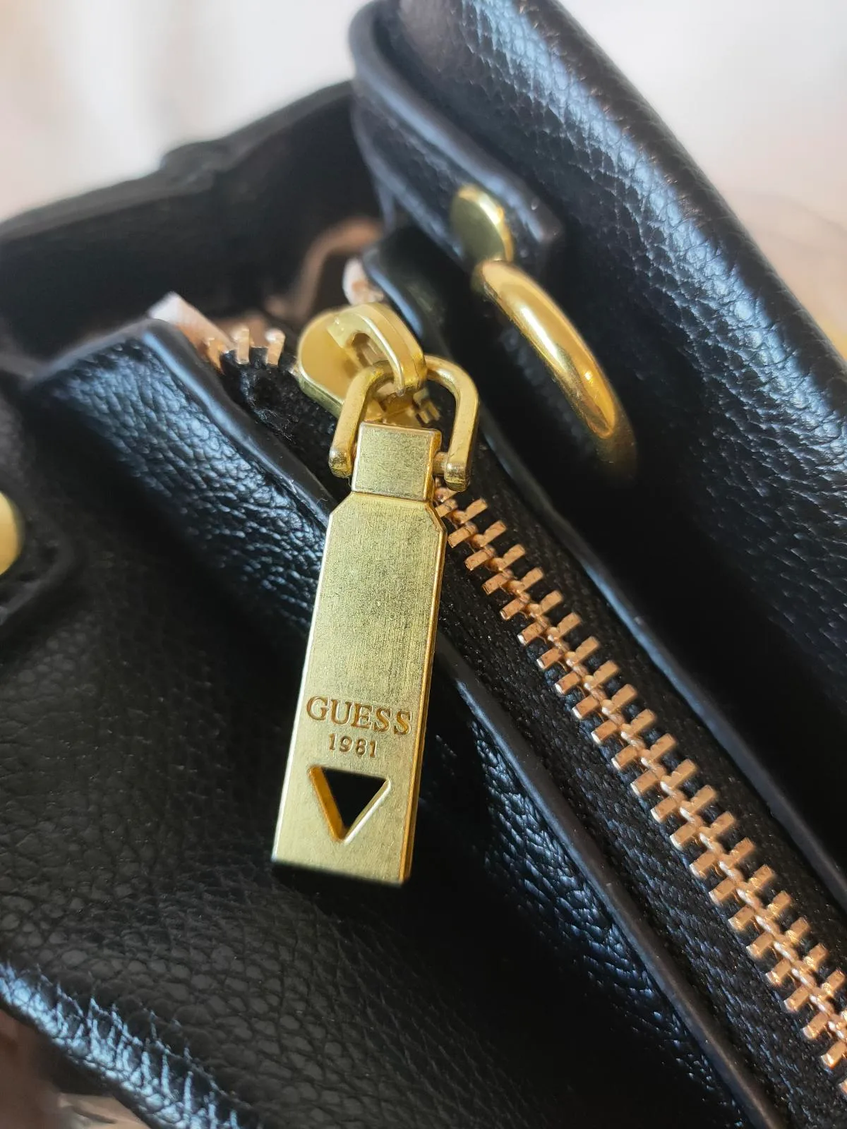 Brand new guess bag — photo 3