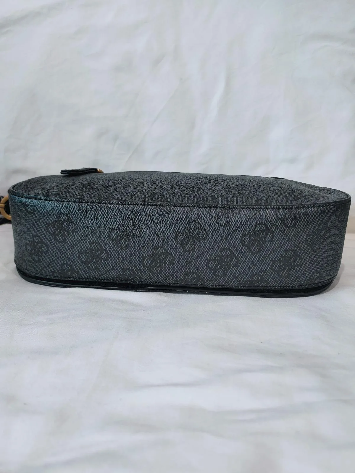 Brand new guess bag — photo 5