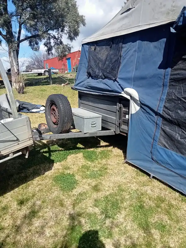 Camper trailer