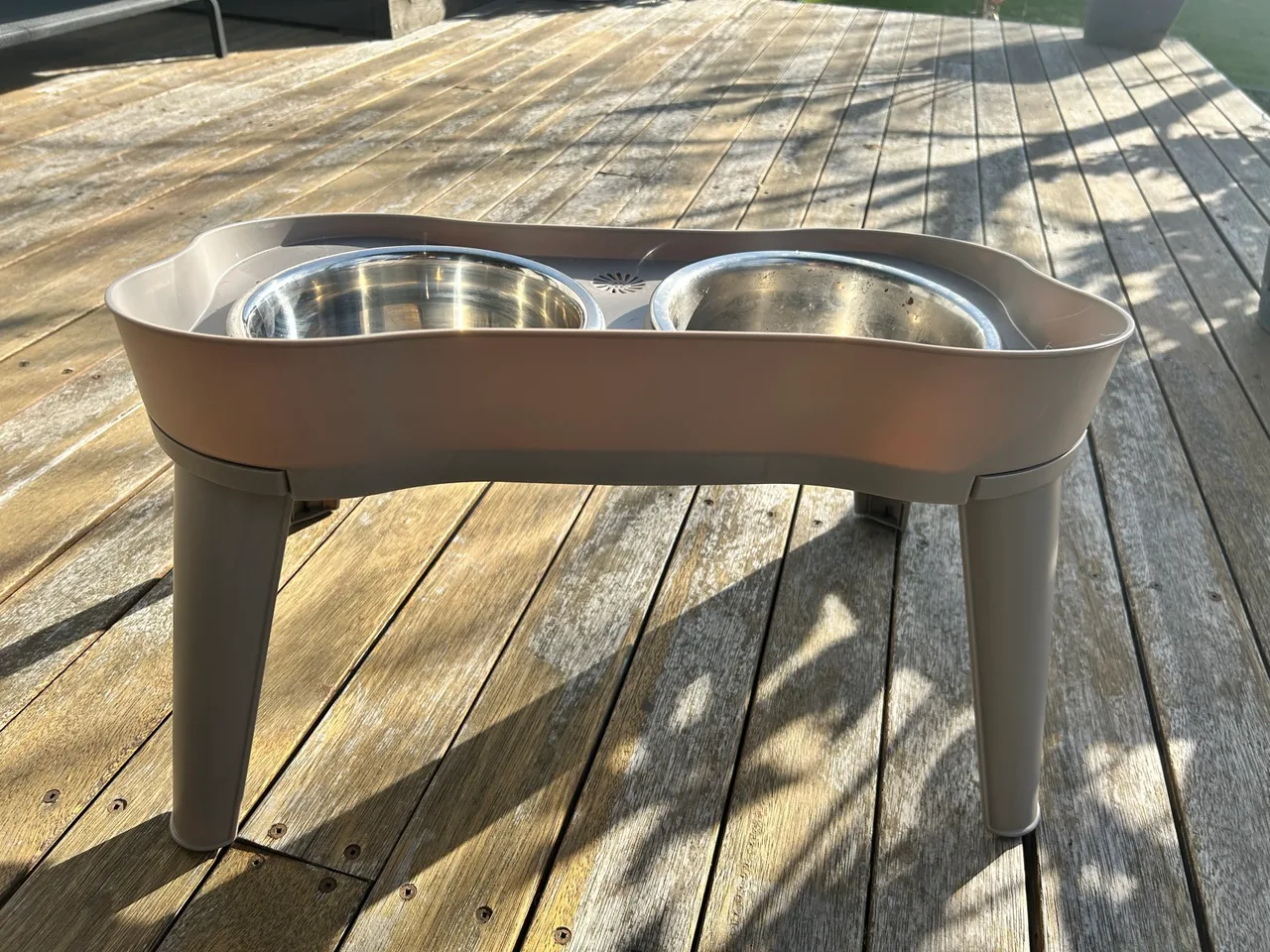 Extra large elevated pet feeder — photo 3