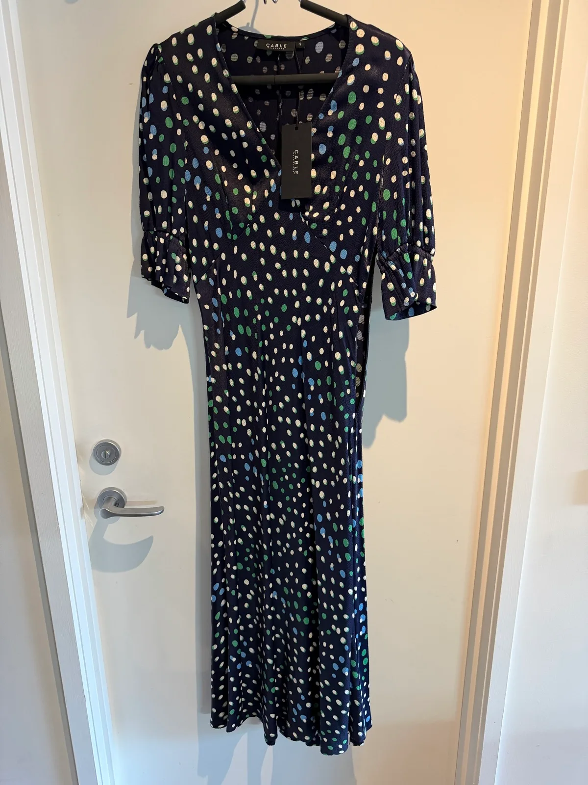 Bulk Women’s Clothes, Jackets, Jeans, Etc  from High End stores Pick up from Por – photo 10