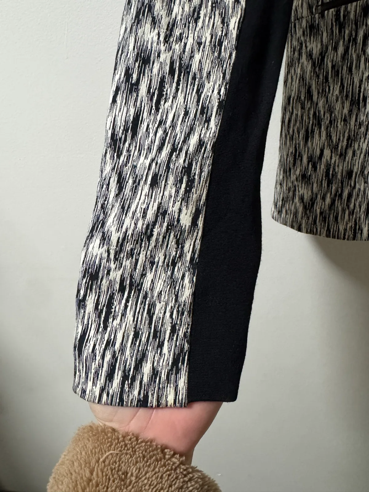 Willow Women's Black and White Patterned Jacket — photo 6
