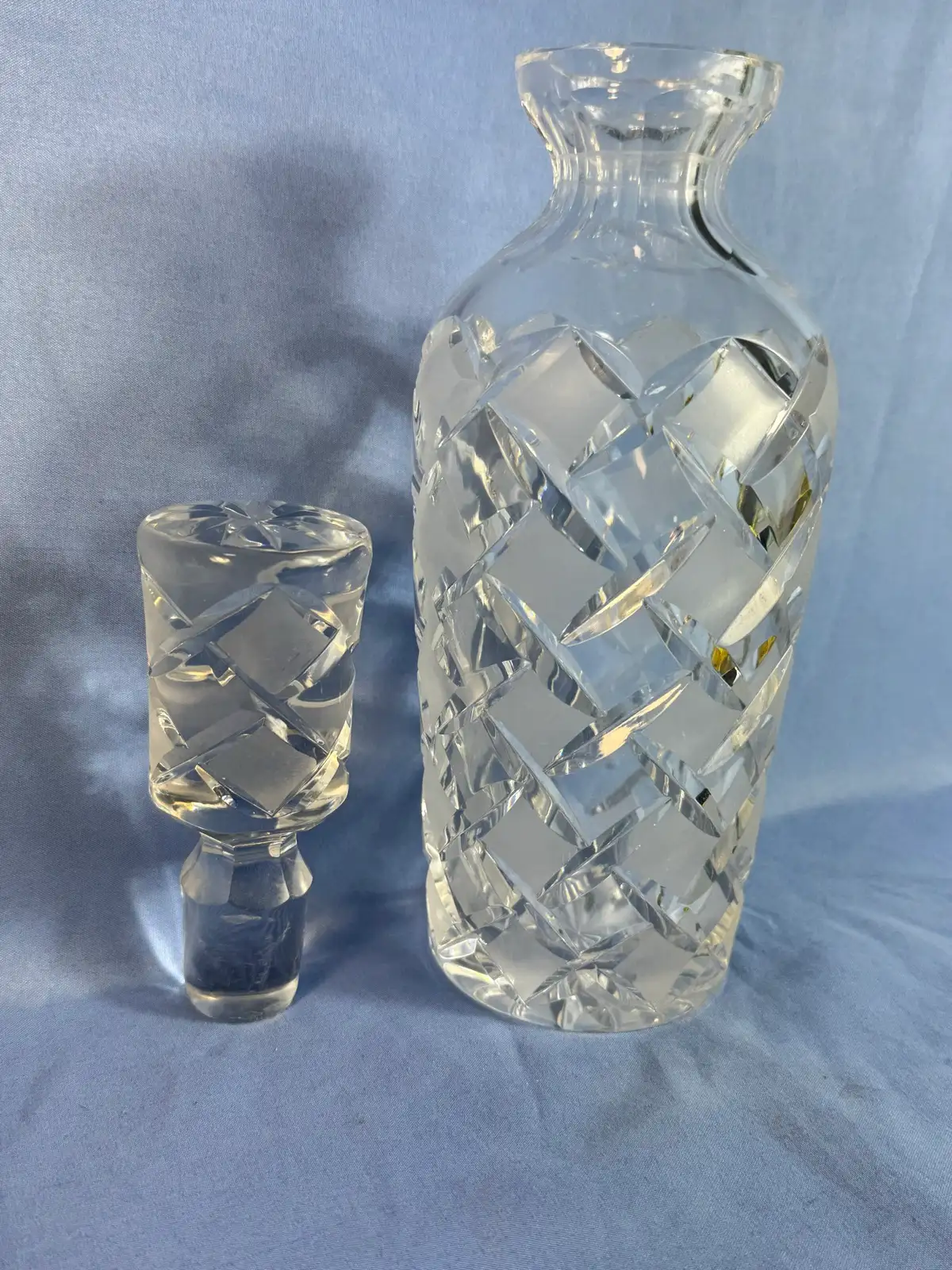 Clear cut glass decanter with stopper – photo 2