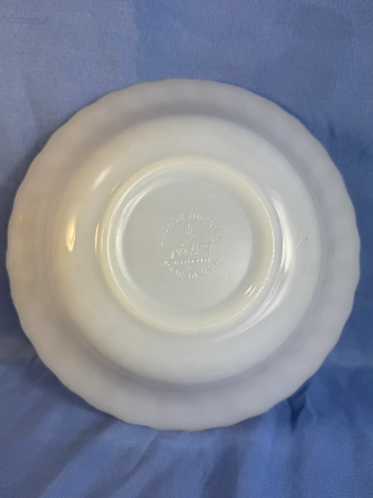 Fire king white milk glass swirl bowl – photo 2