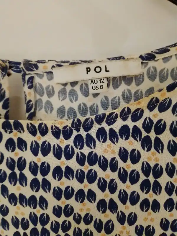 Women's Size AU12 Shirt
