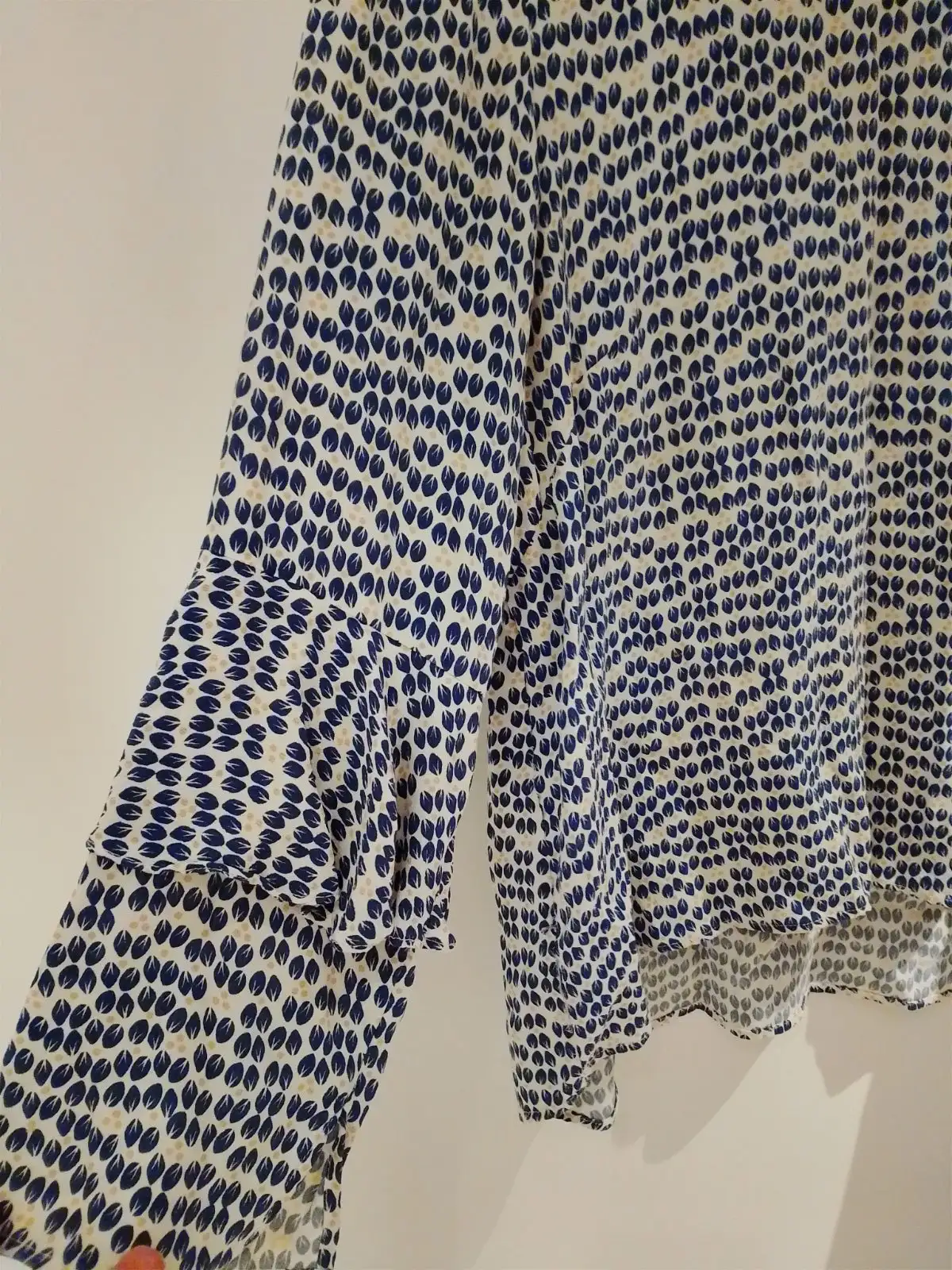 Women's Size AU12 Shirt – photo 5