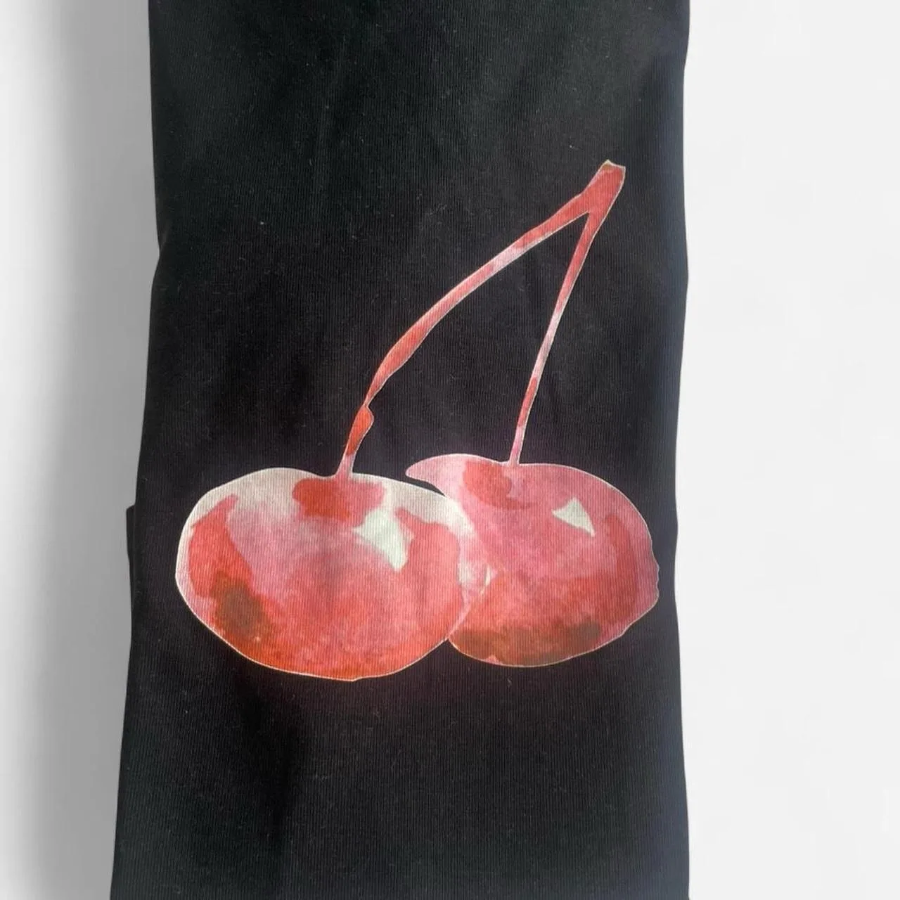 Ally Black cherry print crop tee – photo 3
