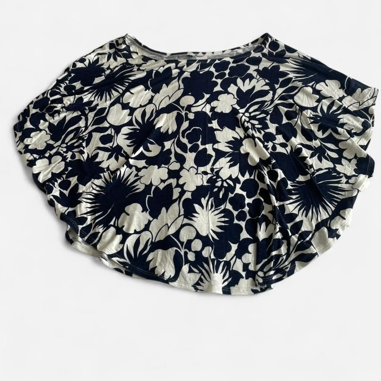 Papaya Vietnam Navy and white floral print batwing top – photo 2