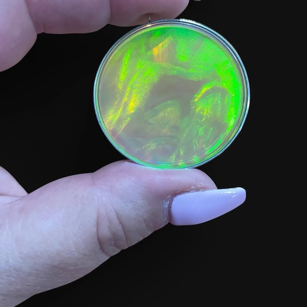 Y2K Unisex 3D Hologram Pendant – photo 3