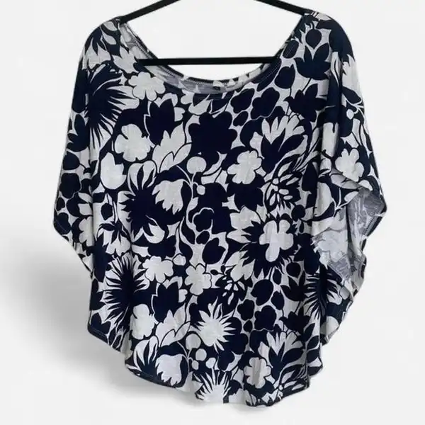 Papaya Vietnam Navy and white floral print batwing top