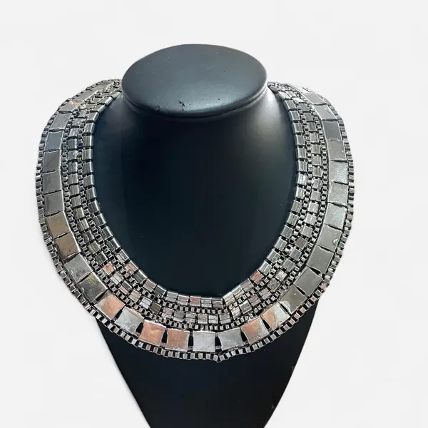 Y2K 2010 silver toned chunky necklace