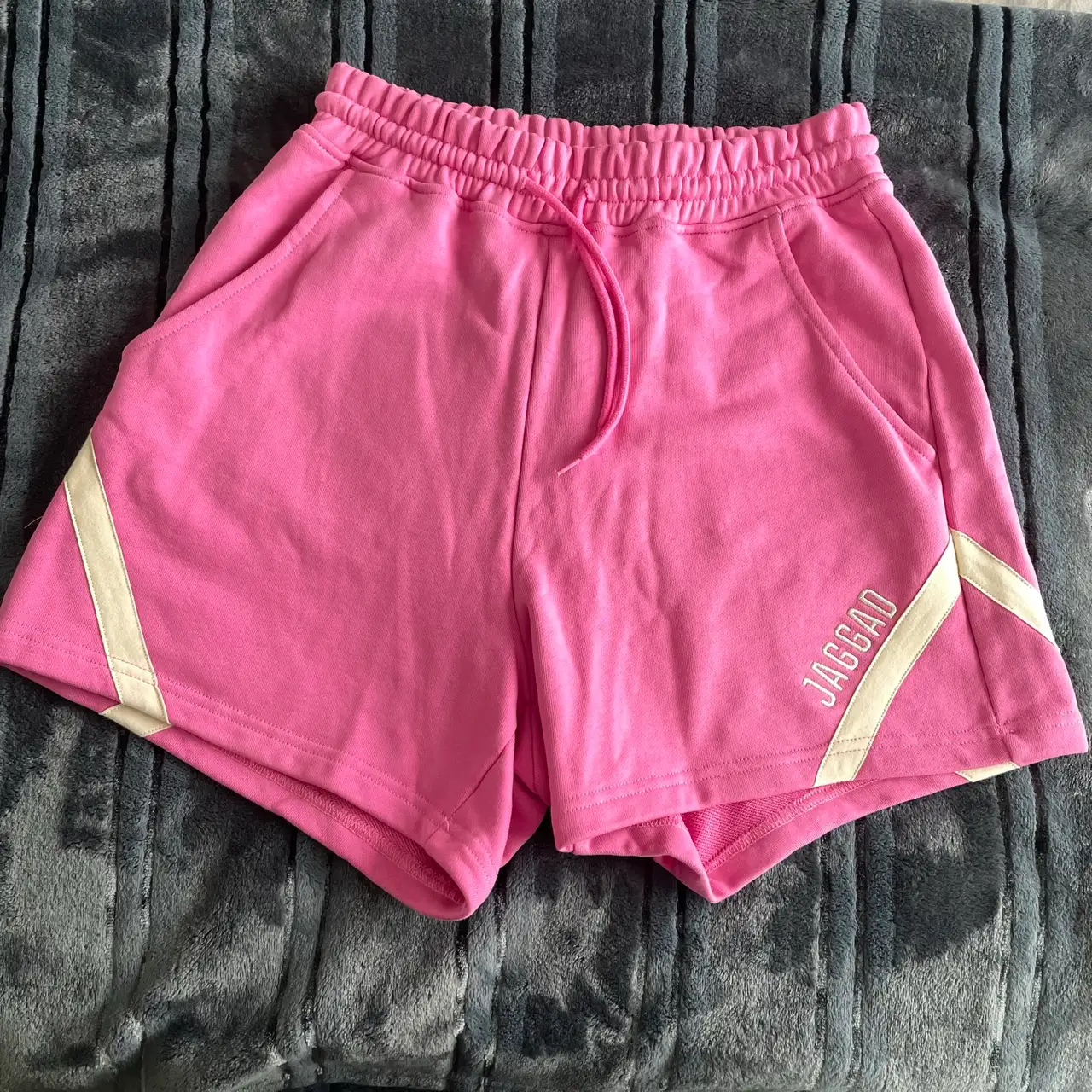 Jaggad Westwood Fleece Bright Pink with White Stripe Details Shorts size XS – photo 3